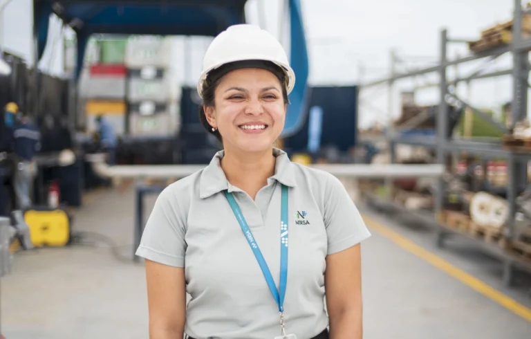 Mabel-Ingeniera-naval-originaria-de-Esmeraldas-los-ojos-de-la-operacion-pesquera-Nirsa